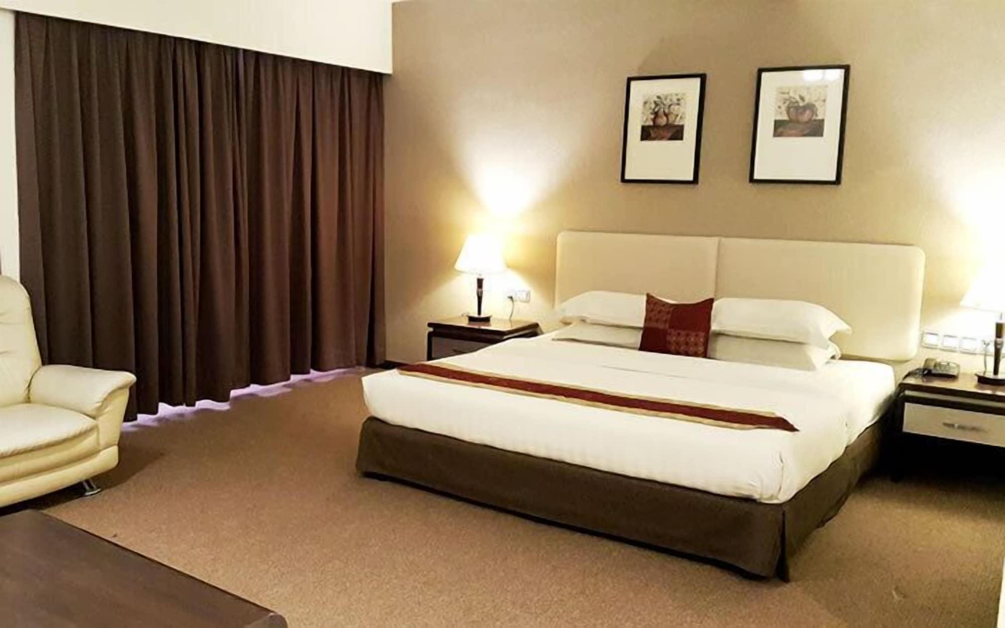 Ritz Garden Hotel Ipoh Exterior photo