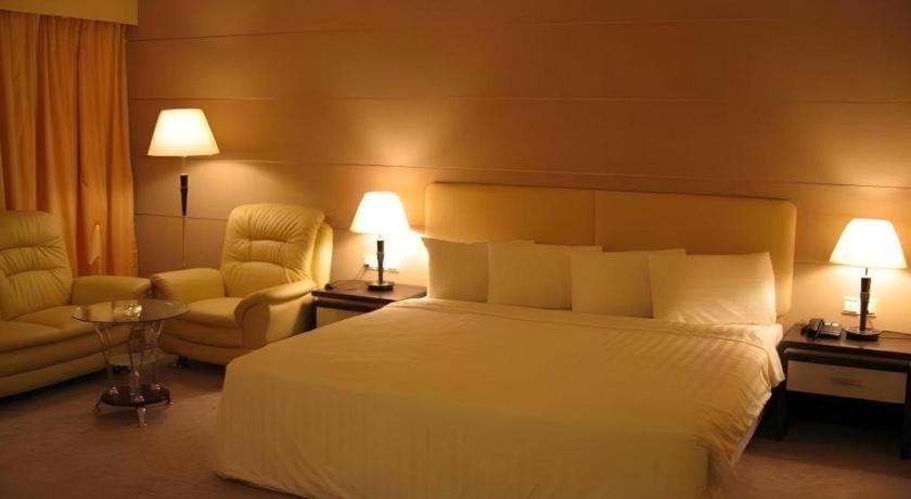 Ritz Garden Hotel Ipoh Exterior photo